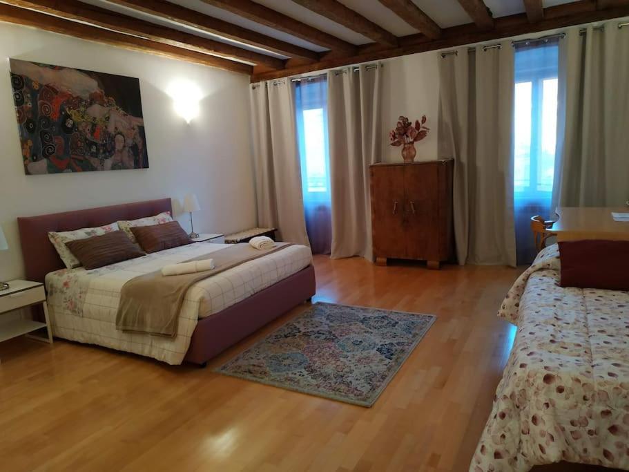 In Centro A Trieste Ngoại thất bức ảnh