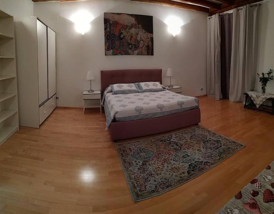In Centro A Trieste Ngoại thất bức ảnh